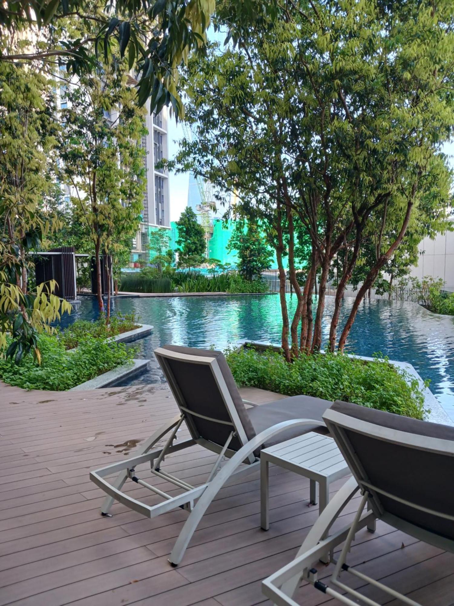 Lotus Infinity Pool At Lucentia Apartment Kuala Lumpur Exterior photo